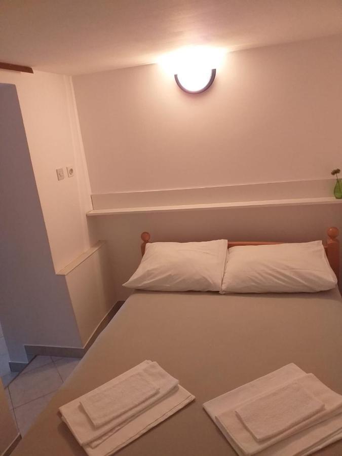 Apartments Julia & Nika Karlobag Zewnętrze zdjęcie