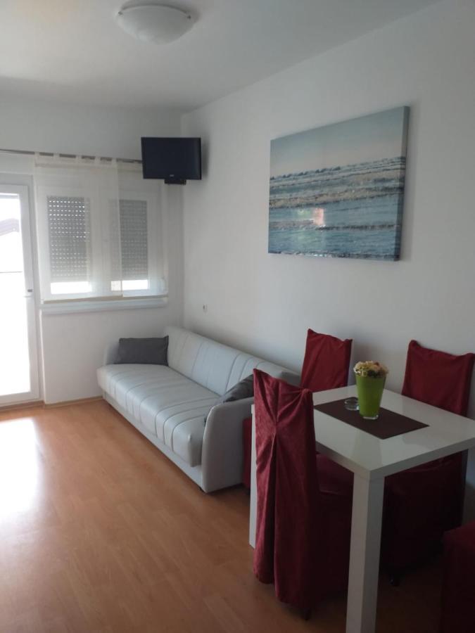 Apartments Julia & Nika Karlobag Zewnętrze zdjęcie
