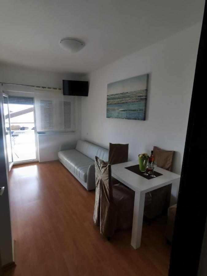 Apartments Julia & Nika Karlobag Zewnętrze zdjęcie