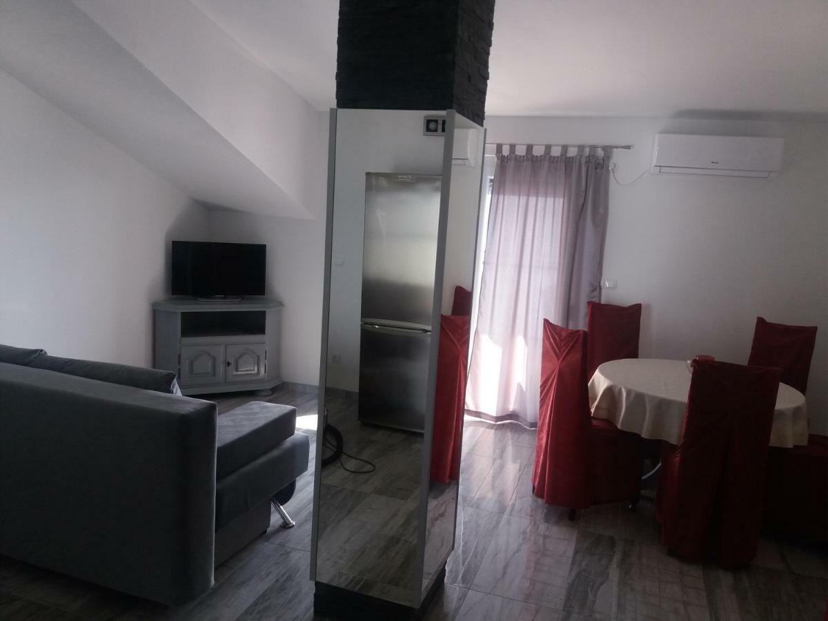 Apartments Julia & Nika Karlobag Zewnętrze zdjęcie